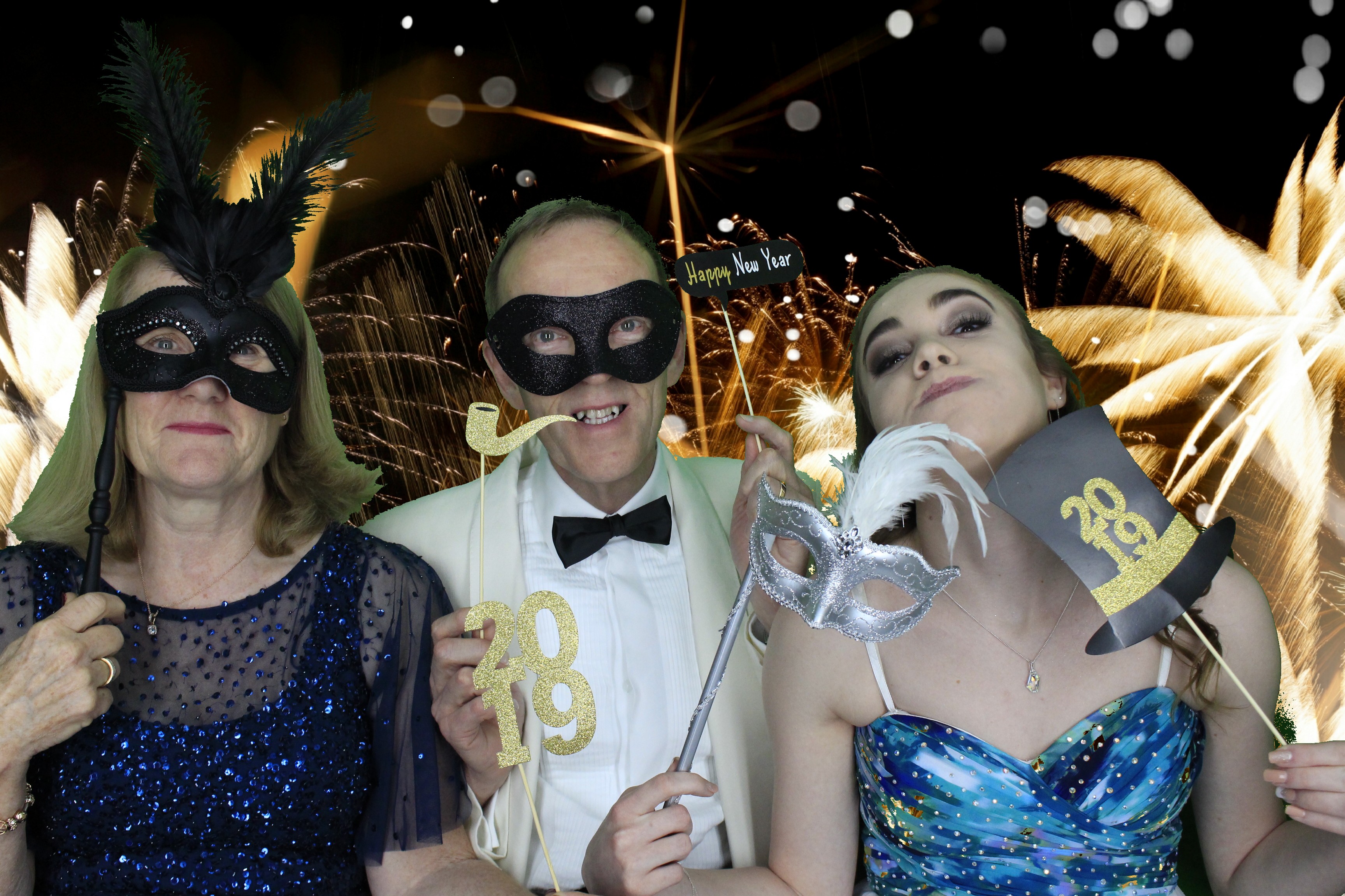New Years Eve Party Silvermere | View more photos from the event at gallery.myphotoboothexperience.co.uk/u/MyPhotoBoothExperienceLtd/New-Years-Eve-Party-Silvermere